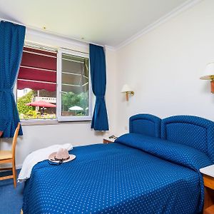 Standard Zimmer mit Kingsize-Bett
